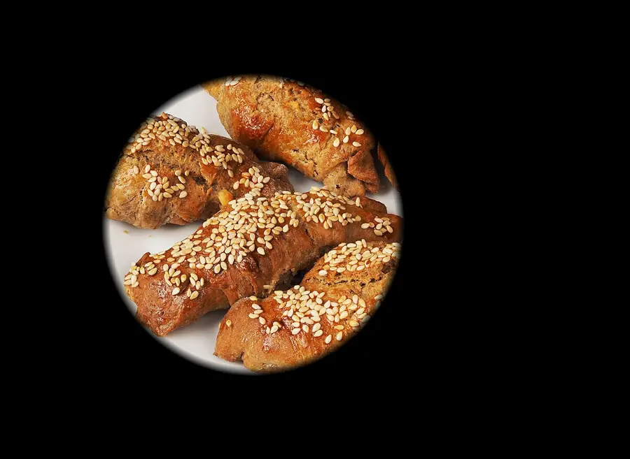 Iris Shot, applied to “Kifli made with spelt flour (Serbian cuisine)”