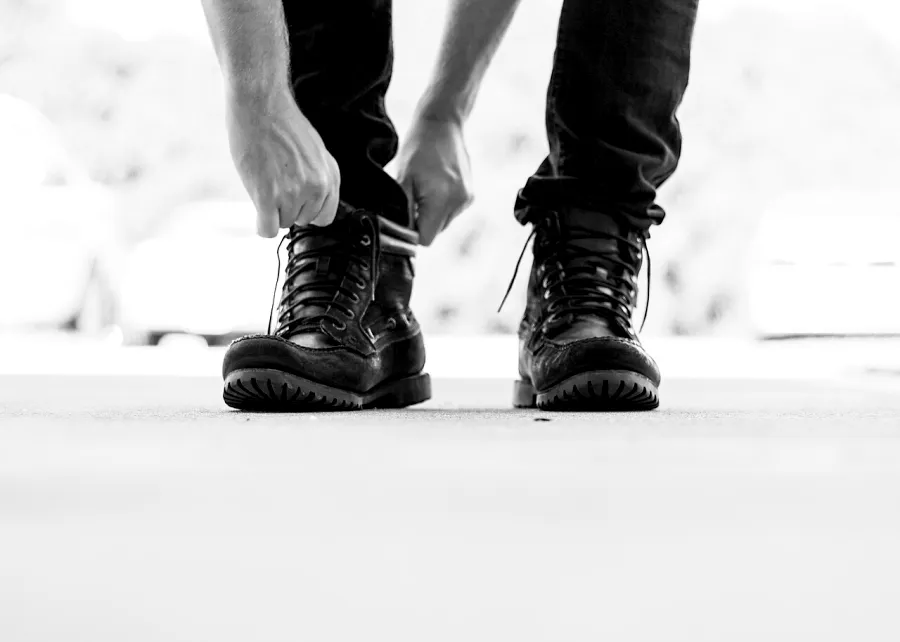 Levels Stretch, applied to “Man shoes (Unsplash)”