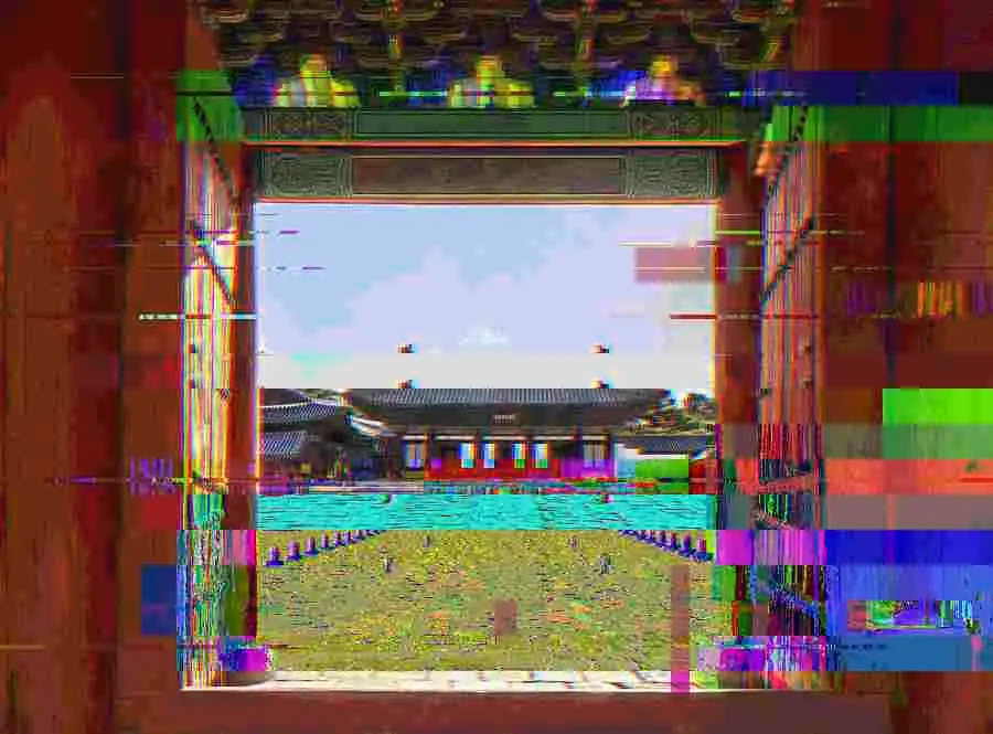 Palette Glitch, applied to “Myeongjeongjeon seen through the wooden Gate Hyehwamun at Changgyeonggung Palace”