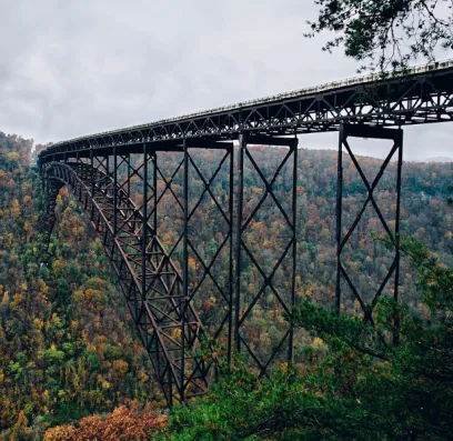 Seam Carving, applied to “Old steel bridge (Unsplash)”