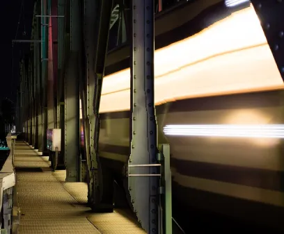 Seam Carving, applied to “Midnight train (Unsplash)”