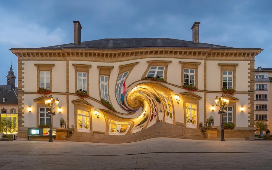 Swirl, applied to “Luxembourg City Hall (54540726309)”